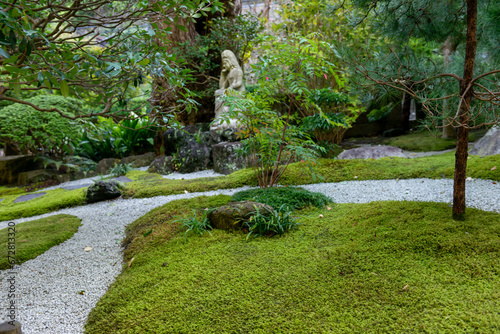 鎌倉報国寺の苔の生えた庭