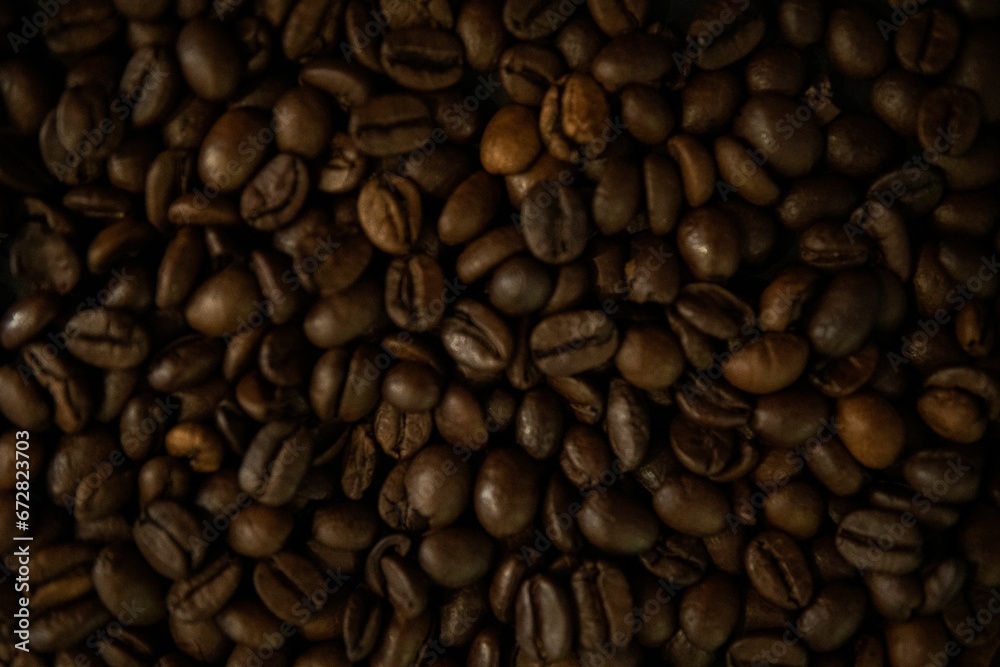 Fototapeta premium Closeup shot of roasted coffee beans