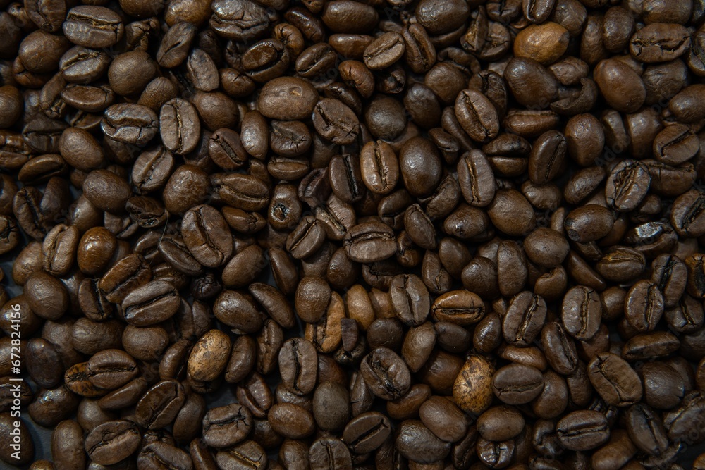 Fototapeta premium Closeup shot of roasted coffee beans