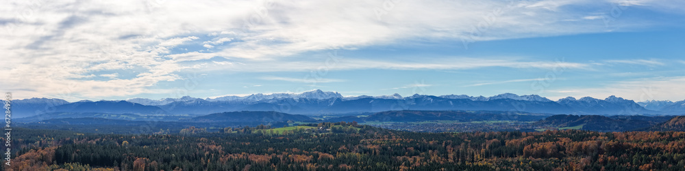 Alpenpanorama Bayrische Alpen im Herbst mit erstem Neuschnee