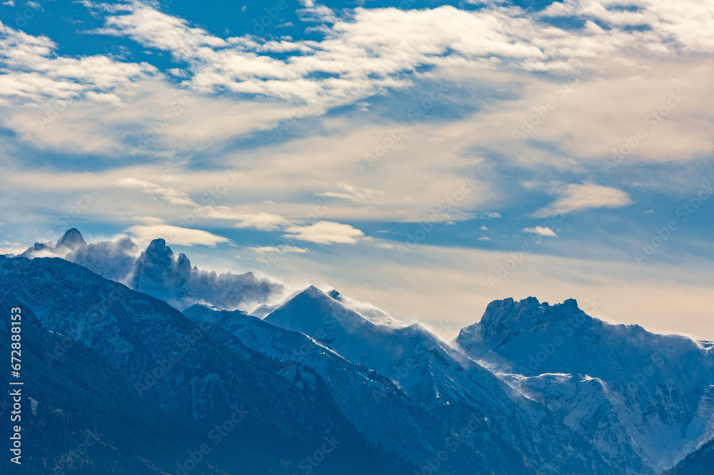 Fototapeta premium Allgäuer Berge - Oberstdorf - Winter - Schneeverwehungen - Alpen