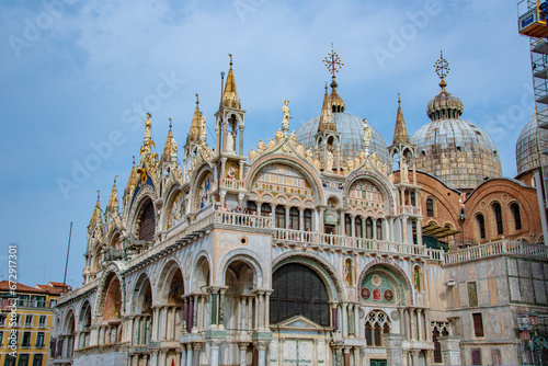 basilica di sestieri city © worm_ flag