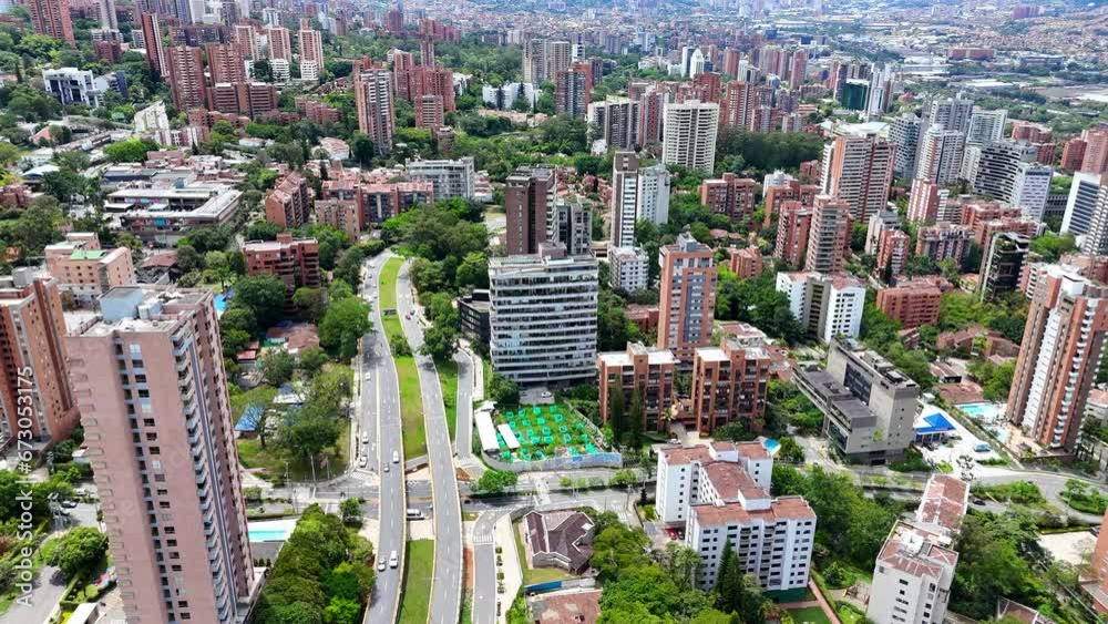 Video aéreo realizado con drone por el sector de El Poblado en Medellín, Colombia. Video aéreo realizado con drone por el sector de El Poblado en Medellín, Colombia.