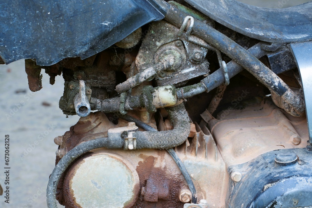 Ταπετσαρία carburetor old motorcycle with dirt and grime all over it.