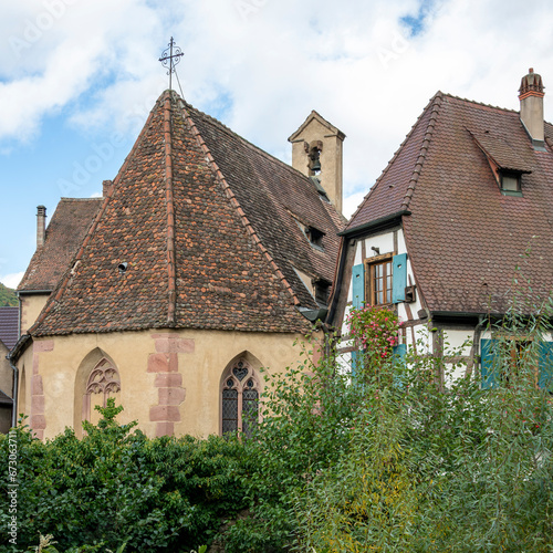 Eglise et maison ancienne alsacienne