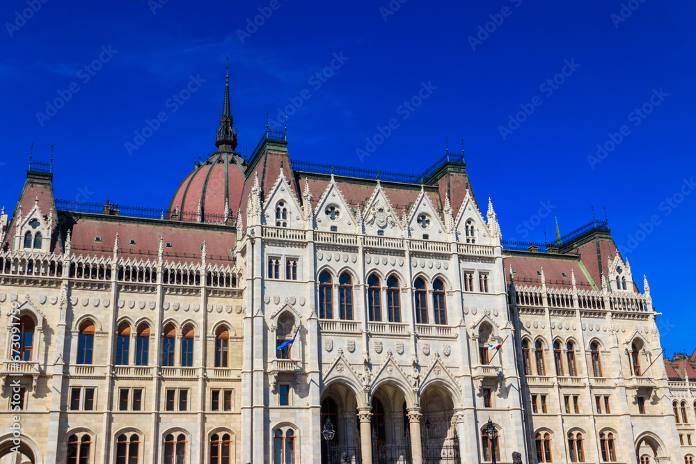 Fototapeta premium Beautiful building of Parliament in Budapest, Hungary
