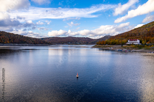 Wallpaper Mural Herbstwanderung entlang der Edertalsperre zur versunkenen Stadt vom Edersee Atlantis  - Edertal - Hessen - Deutschland Torontodigital.ca