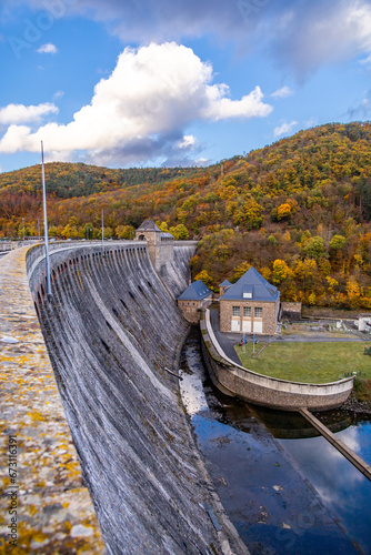 Wallpaper Mural Herbstwanderung entlang der Edertalsperre zur versunkenen Stadt vom Edersee Atlantis  - Edertal - Hessen - Deutschland Torontodigital.ca