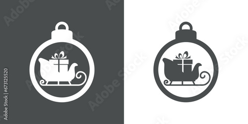 Regalos de Navidad. Logo con silueta de bola de navidad con trineo de Santa con caja de regalo con cinta para su uso en invitaciones y felicitaciones