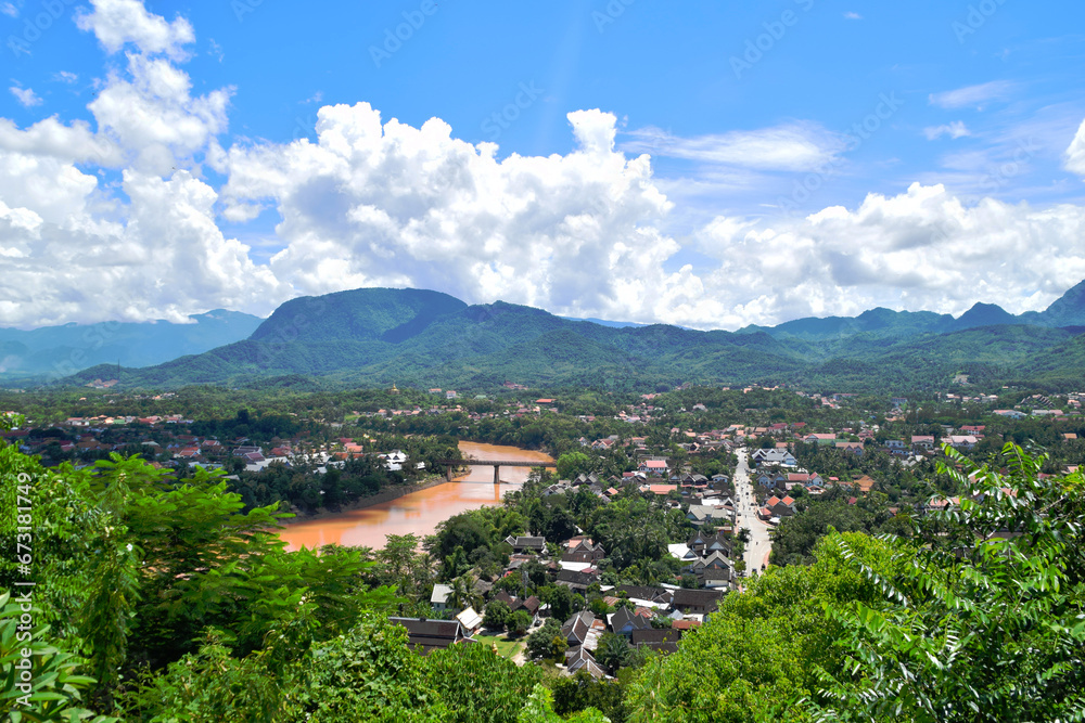 Vistas desde el Monte Phu Si (Phou Si) en Luang Prabang, Laos