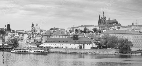 Vue sur le château de Prague depuis le Pont Charles 
