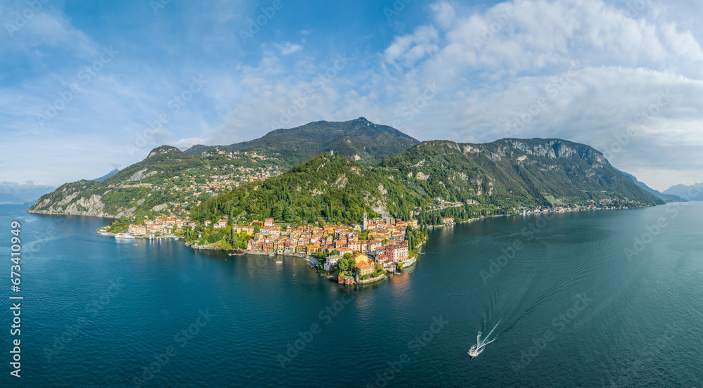 Obraz premium Landscape with Varenna town at Como lake region, Italy