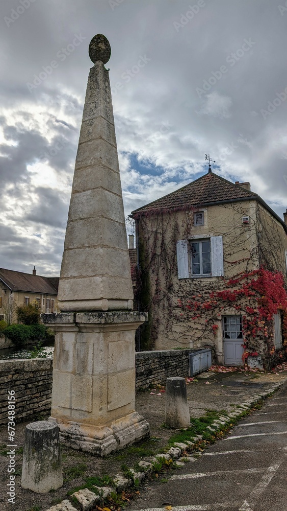 Fototapeta premium NOYERS-SUR-SEREIN (Yonne)