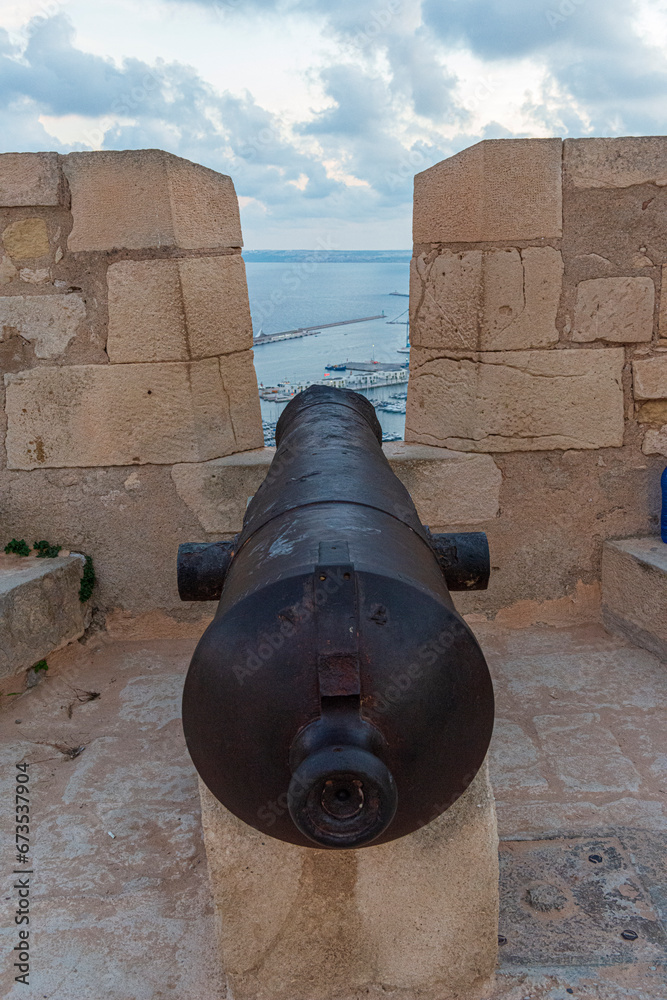 DETALLES CASTLLO SANTA BÁRBARA ALICANTE cañones defensivos al mar CITY VIEW - SPAIN SANTA BARBARA CASTLE ON MOUNT BENACANTIL 2023
DETALLES CASTLLO SANTA BÁRBARA ALICANTE cañones defensivos al mar CITY VIEW - SPAIN SANTA BARBARA CASTLE ON MOUNT BENACANTIL 2023