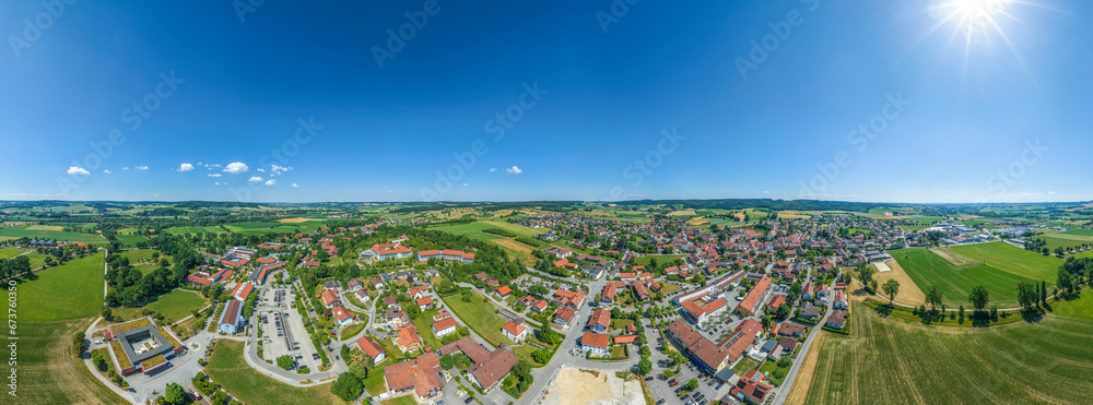 Ausblick auf Bad Birnbach im niederbayerischen Rottal aus der Luft, 360 Grad Rundblick