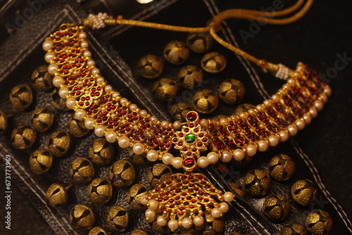 multiple kundan stone, temple jewelry meant to accessories for bharathanatyam dancers