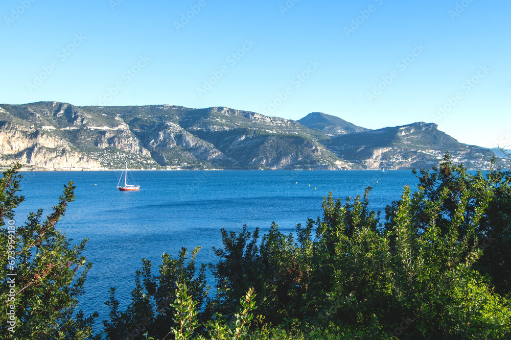 Paysage de bord de mer dans le Sud de la France sur la Côte d'Azur