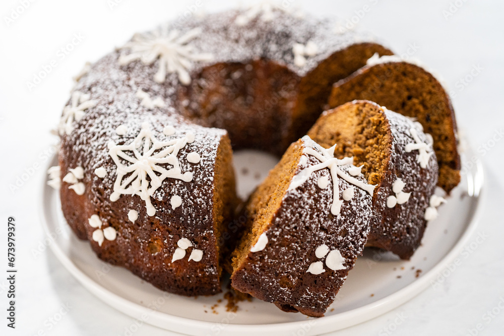 Gingerbread bundt cake with caramel filling Gingerbread bundt cake with caramel filling