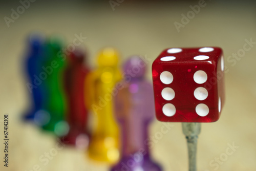 dado, juego, casino, juegos de azar, rojo, apostar, blanco, azar, azar, juego, aislada, cubo, dominoes, croar, arriesgar, verde, ocio, juguete, apostar, juego, color, variopinto, objeto, azul, dominoe photo