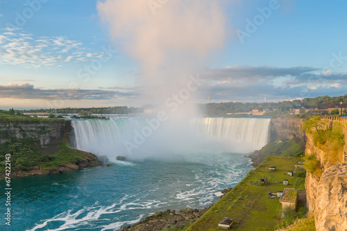 Horseshoe Falls of Canada in Niagara Falls © Marvin De Jesus