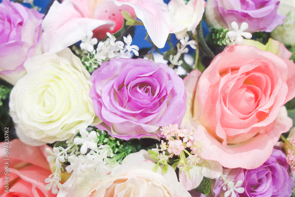 Obraz premium Roses in the bride's bouquet at the wedding