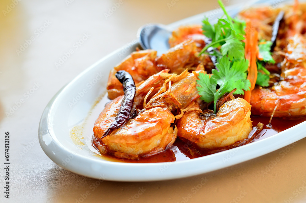 Stir Fried Shrimp with Garlic. It is a food menu that tourists love when they go to eat Thai-style seafood. Stir Fried Shrimp with Garlic. It is a food menu that tourists love when they go to eat Thai-style seafood.