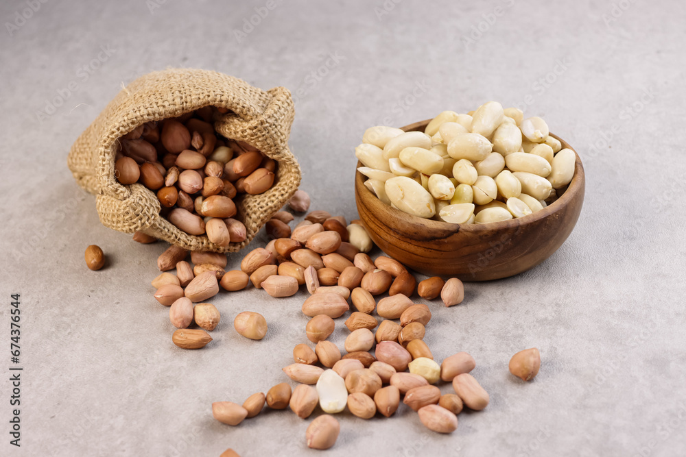 Kacang Tanah Kulit Ari dan Kupas or Peanuts Seeds. Kacang Tanah Kulit Ari dan Kupas or Peanuts Seeds.