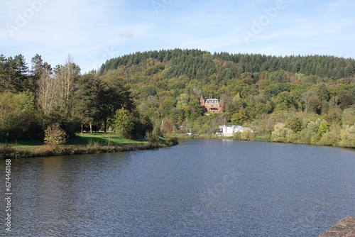 Saar bei Mettlach mit Schloss Ziegelberg