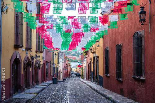 Discovering the colonial style in the city of San Miguel de Allende, Guanajuato, Mexico photo
