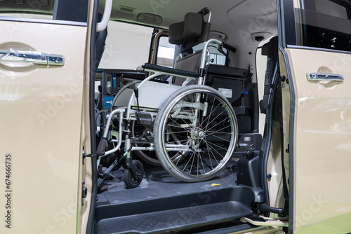 ウェルキャブ　福祉車両　介護車両　車椅子 photo