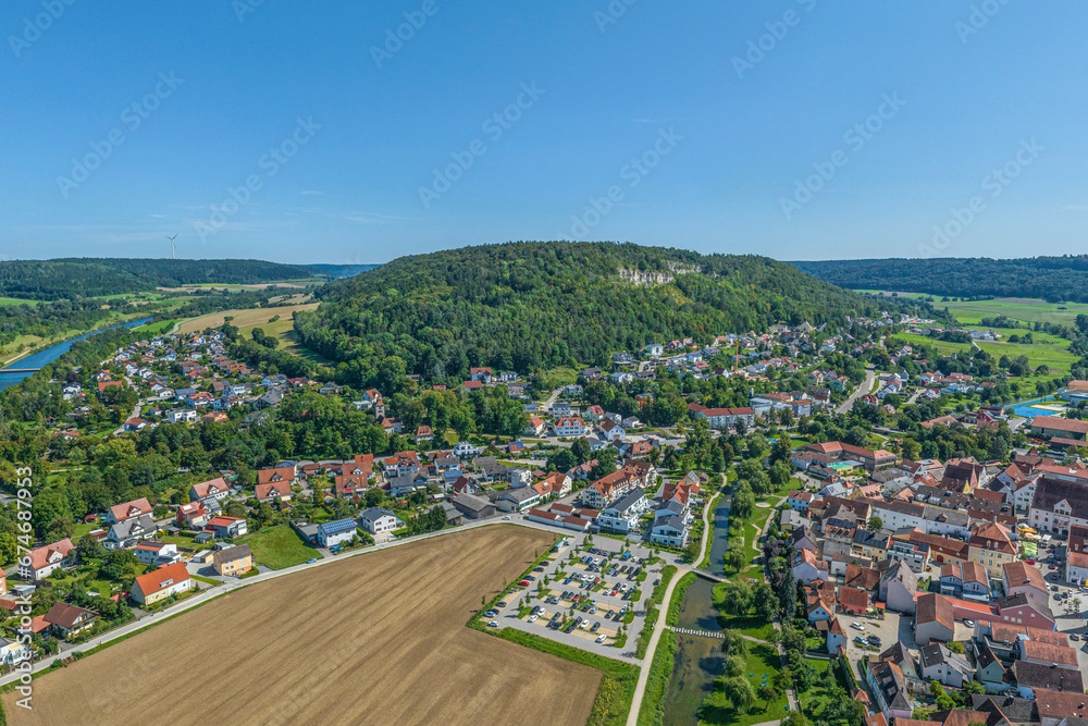 Der Erholungsort Beilngries im Landkreis Eichstätt im Luftbild, Blick zum Arzberg