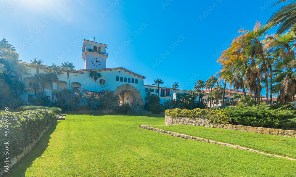 Fototapeta premium Santa Barbara courthouse under a shining sun