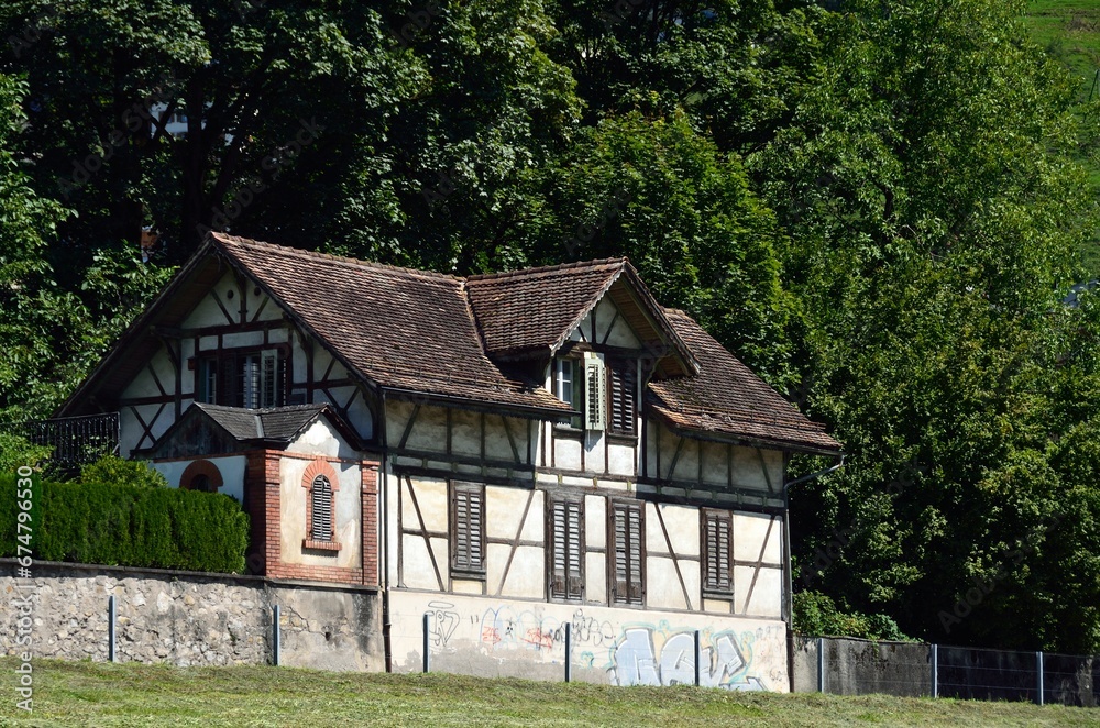 Edificio histórico en Schwyz, capital del canton de Schwyz en Suiza