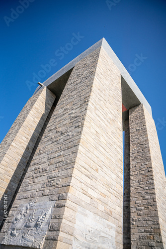 Photo Bottom view of the famous Çanakkale Martyrs' Memorial