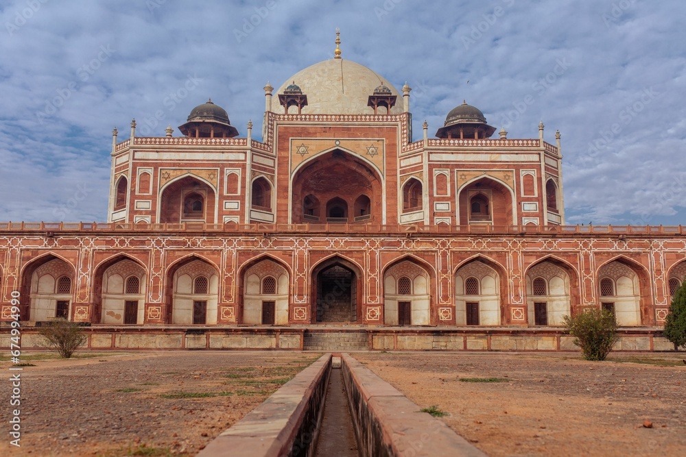Majestic view of historic Humayun's Tomb in India