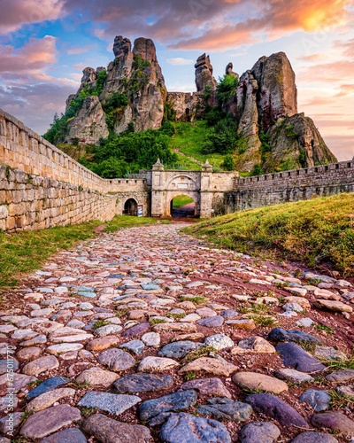 Foto Scenic landscape of the Belogradchik Rocks in Bulgaria with impressive rock form