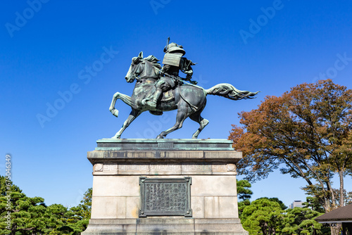 楠木正成　金属製　騎馬武者　馬上武者　横幅最大約３９センチ Kusunoki Masashige Statue (千代田区) - 旅游景点点评- Tripadvisor