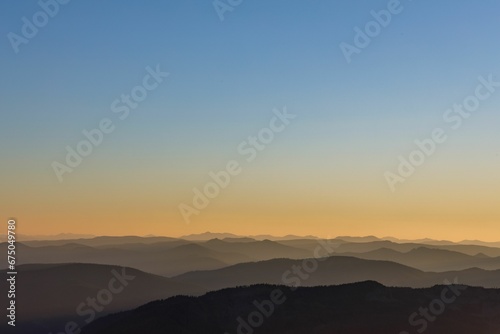Awe-inspiring view of Mount Hood in Oregon at sunset © Wirestock