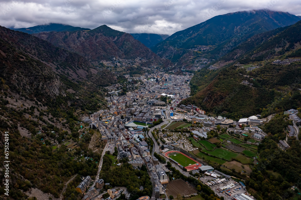 Obraz premium Andorra von oben: Beeindruckende Luftbilder zeigen die Schönheit des Landes!