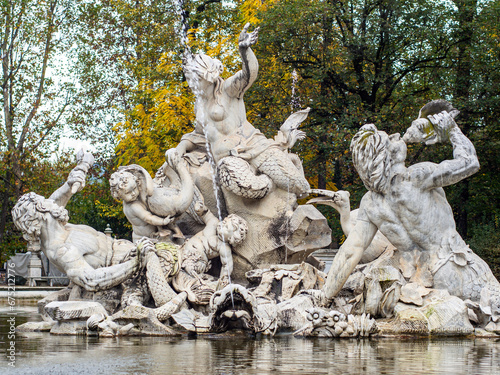 Fontana delle Nereidi e dei Tritoni in Turin Park photo