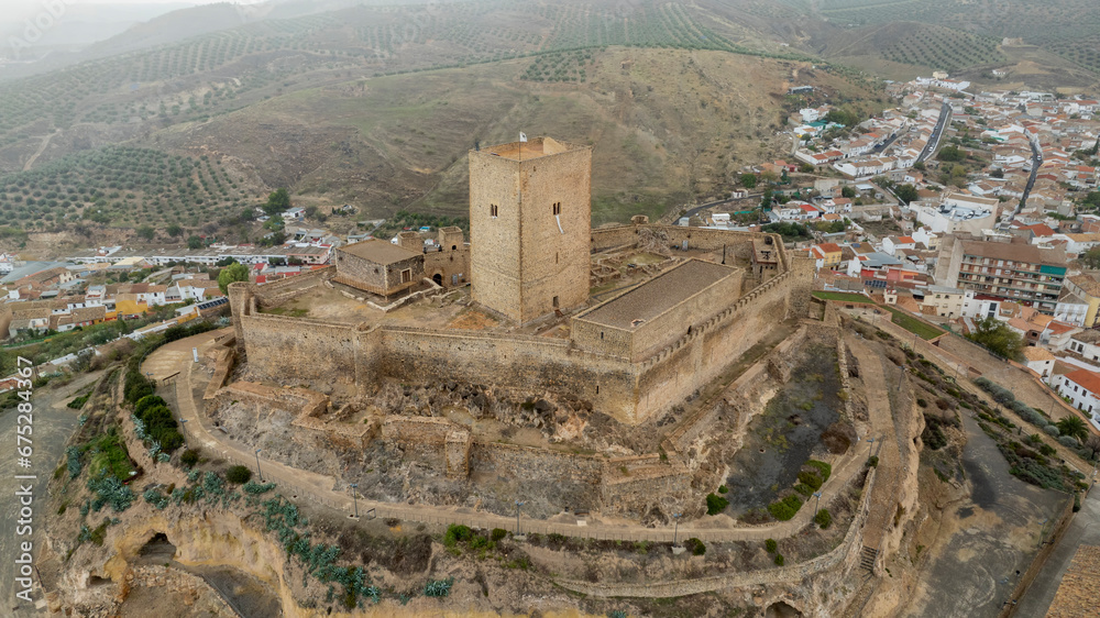 vista aérea del castillo de Alcaudete en la provincia de Jaén, Andalucía	