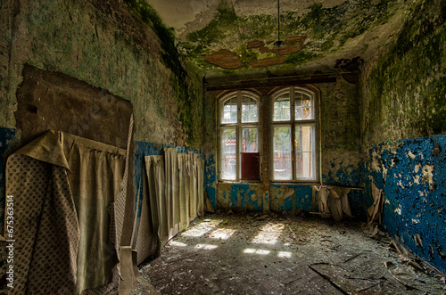 Fenster in einer Albau Wohnung photo