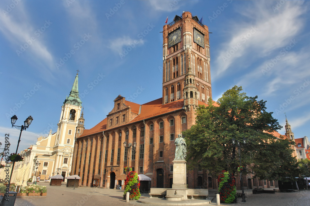 Toruń's Gothic town hall at daylight