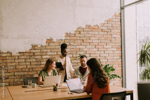 Young multiethnic startup t...