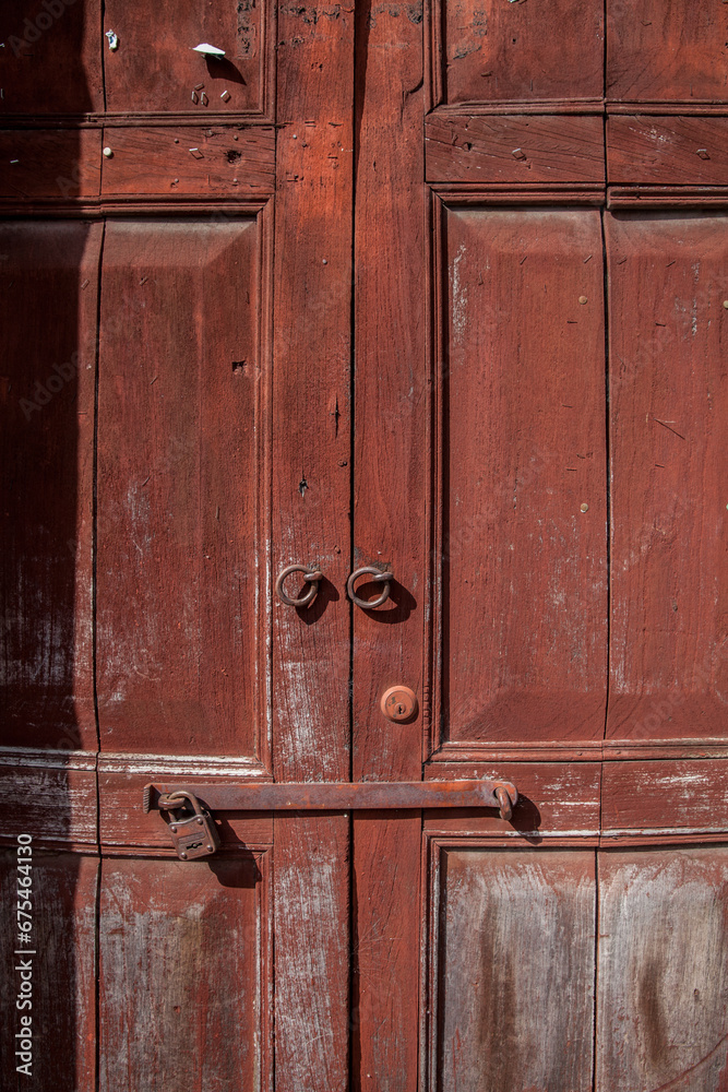 Fototapeta premium wooden door with latch 