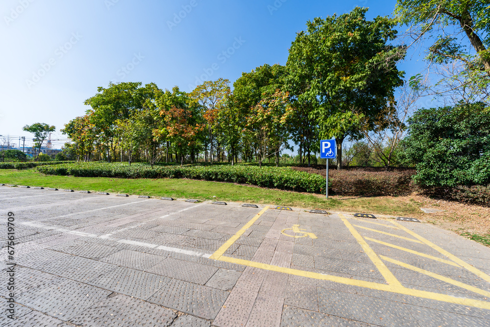 Fototapeta premium parking lot in city park