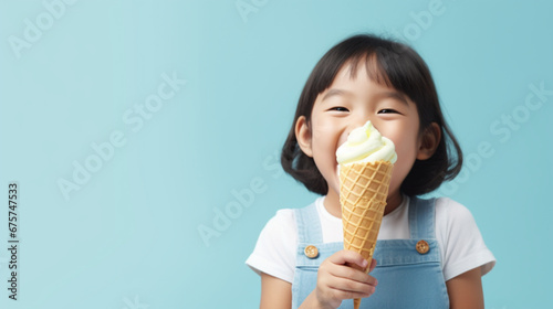 アイスクリームを食べる陽気な日本人の子供GenerativeAI