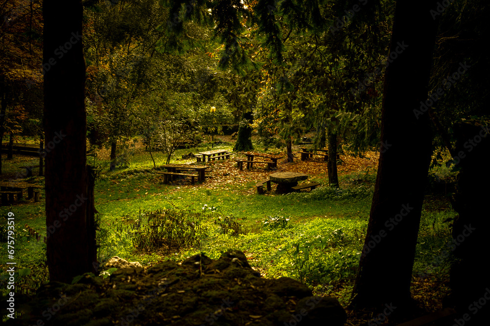 Le sette fontane di San Leonardo, nel cuore del Montiferru, sono un luogo magico e suggestivo. Le acque cristalline delle sorgenti sgorgano da una roccia calcarea, creando un'atmosfera di pace. Le sette fontane di San Leonardo, nel cuore del Montiferru, sono un luogo magico e suggestivo. Le acque cristalline delle sorgenti sgorgano da una roccia calcarea, creando un'atmosfera di pace.