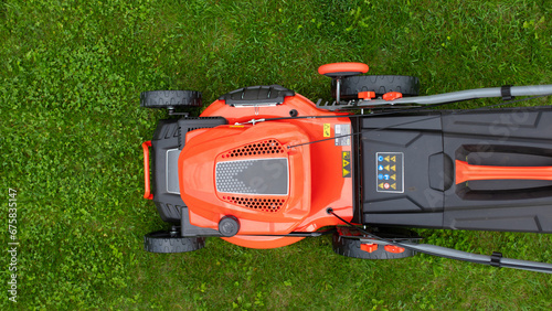 electric lawn mower for cutting grass