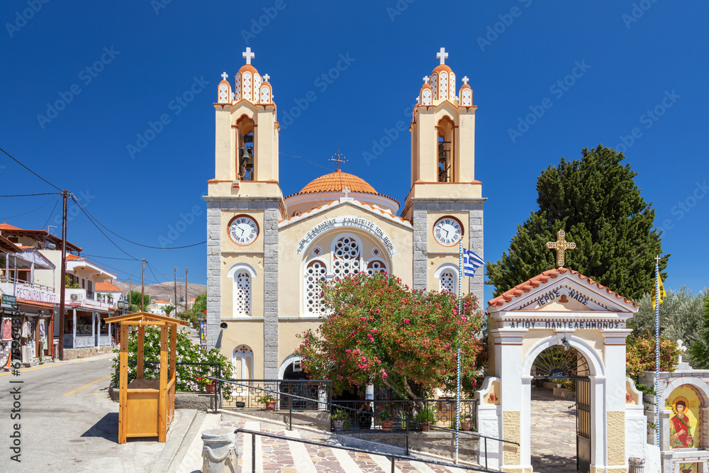 Die Kirche Agios Panteleimon im Bergdorf Siana auf der Insel Rhodos